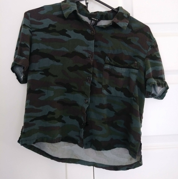 Camo button up tshirt - Picture 1 of 1